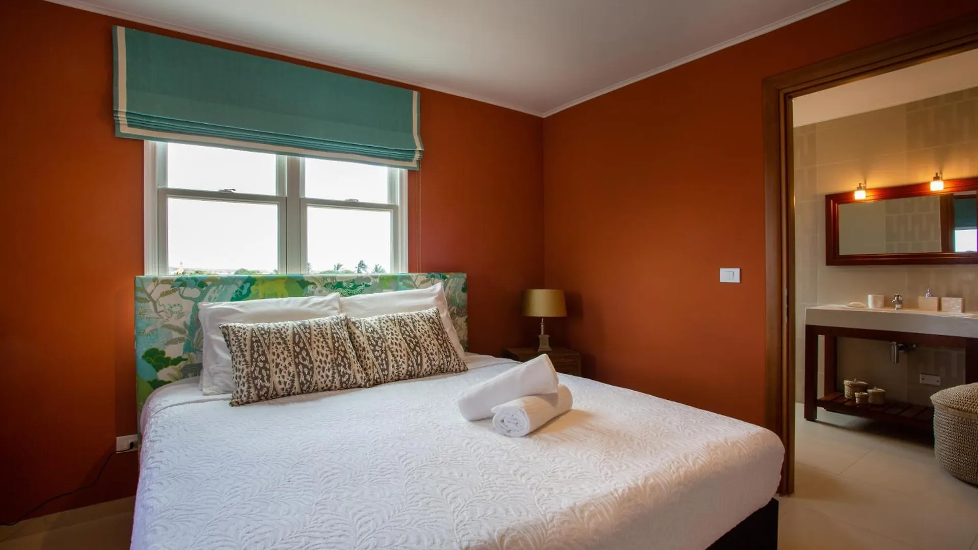 The Strand - The Beach, Penthouse 4A Willemstad Apartment