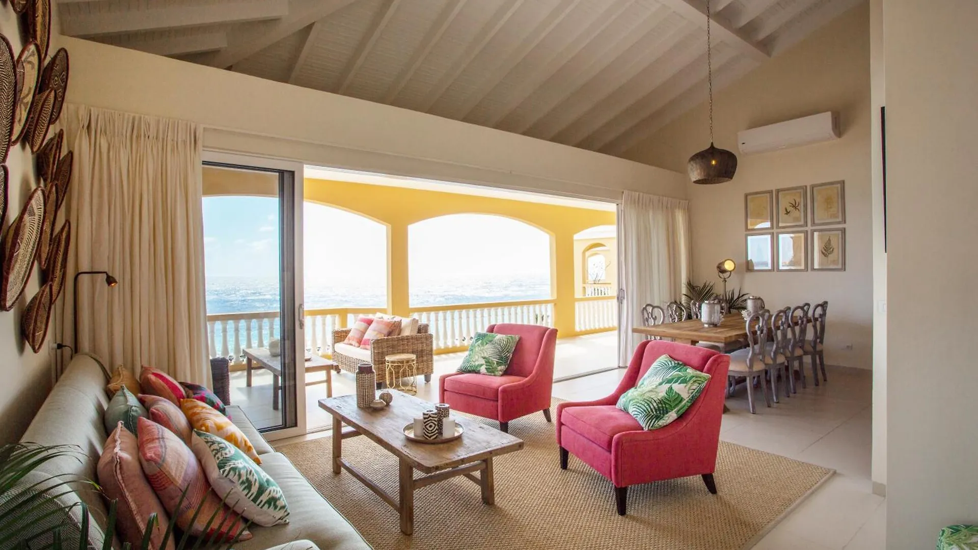 The Strand - The Beach, Penthouse 4A Willemstad Apartment